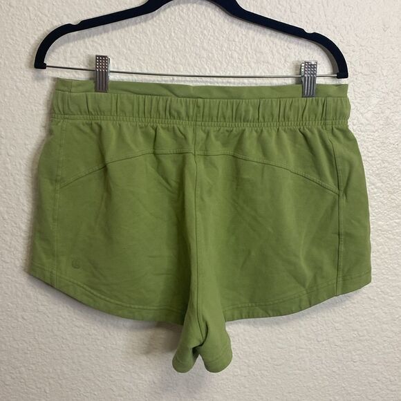 Lululemon Inner Glow High-Rise Short 3"
Bronze Green size 10 - Picture 5 of 10